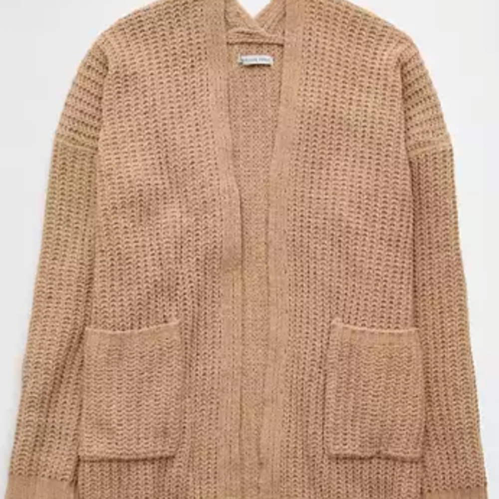 Elegant Knit Cardigan in Soft Green - Picture 6 of 7